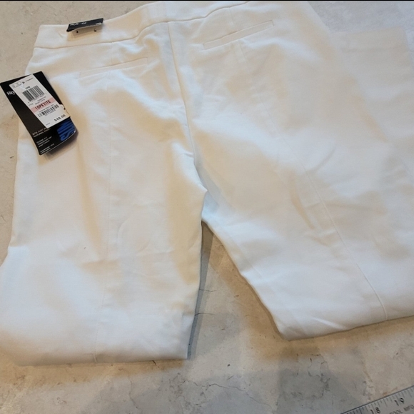 NWT Style & Co. WOMENS size 10P Slim Leg Pant. - Picture 4 of 9
